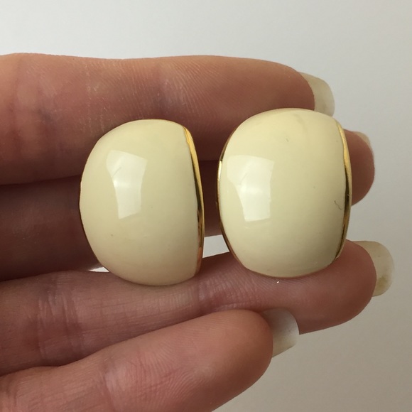 Vintage Napier Cream & Gold Tone Clip On Earrings - Picture 1 of 8